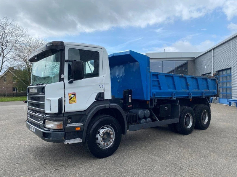 Scania 114-340 / 6X4 / 2 SIDE TIPPER / BIG AXLE / FULL-STEEL / DRUM BRAKES / MANUAL / 1999 - Camión volquete: foto 1 Scania 114-340 / 6X4 / 2 SIDE TIPPER / BIG AXLE / FULL-STEEL / DRUM BRAKES / MANUAL / 1999 - Camión volquete: foto 1