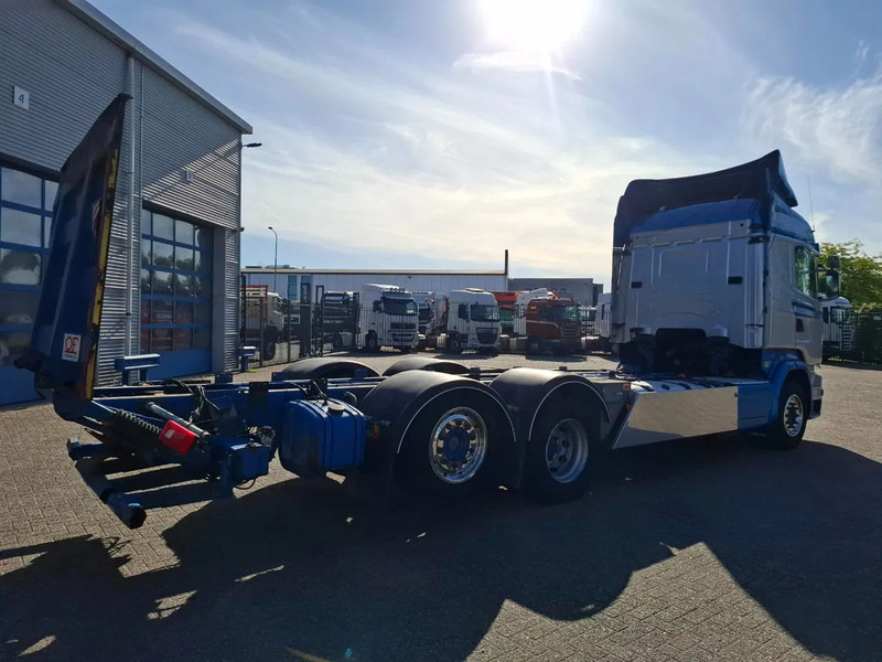 Scania R580 V8 / RETARDER / LIFT+LENKACHSE / FULL-AIR / PLATFORM 2000 KG / LEATHER / AIRCO / AUTOMATIC / EURO-6 / 2015 - Camión chasis: foto 5 Scania R580 V8 / RETARDER / LIFT+LENKACHSE / FULL-AIR / PLATFORM 2000 KG / LEATHER / AIRCO / AUTOMATIC / EURO-6 / 2015 - Camión chasis: foto 5