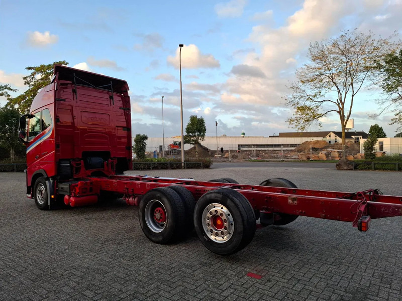 Volvo FH16-750 / BIG AXLE / VEB+ / ONLY:679711 KM / DYNAMIC STEERING / NAVI / LWDS / FULL-AIR / AUTOMATIC / EURO-6 / 2018 - Camión chasis: foto 3 Volvo FH16-750 / BIG AXLE / VEB+ / ONLY:679711 KM / DYNAMIC STEERING / NAVI / LWDS / FULL-AIR / AUTOMATIC / EURO-6 / 2018 - Camión chasis: foto 3