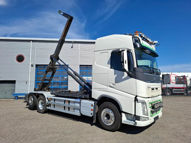 Volvo FH4-500 / VEB+ / HOOK 22 TON / LIFT+LENKACHSE / TUV:02-02-2026 / FULL-AIR / LWDS / NAVI / ALCOA / AUTOMATIC / EURO-6 / 2017 - Camión multibasculante: foto 3 Volvo FH4-500 / VEB+ / HOOK 22 TON / LIFT+LENKACHSE / TUV:02-02-2026 / FULL-AIR / LWDS / NAVI / ALCOA / AUTOMATIC / EURO-6 / 2017 - Camión multibasculante: foto 3