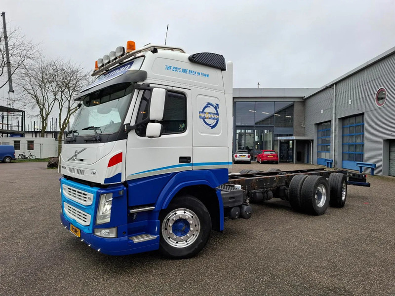 Volvo FM11-460 / NL TRUCK / LIFT+LENKACHSE / ONLY:355342 KM / DYNAMIC STEERING / LWDS / NAVI / ALCOA / TUV:07-01-2026 / INLINER / EURO - Camión chasis: foto 1 Volvo FM11-460 / NL TRUCK / LIFT+LENKACHSE / ONLY:355342 KM / DYNAMIC STEERING / LWDS / NAVI / ALCOA / TUV:07-01-2026 / INLINER / EURO - Camión chasis: foto 1