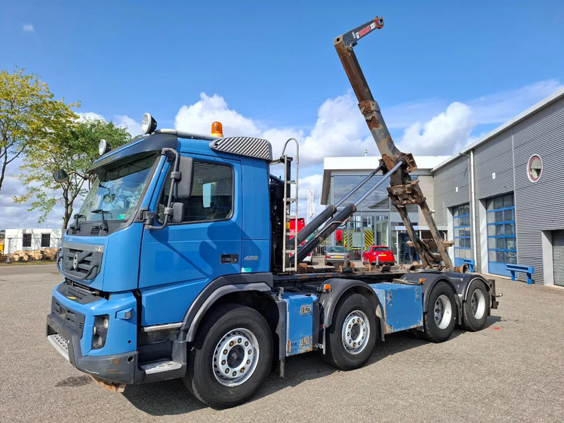 Volvo FMX 13-420 / 8X2 / HIAB 24 TON HOOK / VEB+ / ONLY:387622KM / AIRCO / AUTOMATIC / EURO-5 / 2011 - Camión multibasculante: foto 2 Volvo FMX 13-420 / 8X2 / HIAB 24 TON HOOK / VEB+ / ONLY:387622KM / AIRCO / AUTOMATIC / EURO-5 / 2011 - Camión multibasculante: foto 2