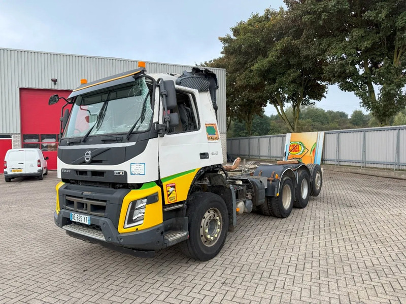 Volvo FMX 450 / ENGINE RUNNING / 8X4 / VEB / ONLY:260642 KM / PTO / LIFT+LENKACHSE / ALCOA / AUTOMATIC / EURO-6 / 2014 - Camión chasis: foto 1 Volvo FMX 450 / ENGINE RUNNING / 8X4 / VEB / ONLY:260642 KM / PTO / LIFT+LENKACHSE / ALCOA / AUTOMATIC / EURO-6 / 2014 - Camión chasis: foto 1