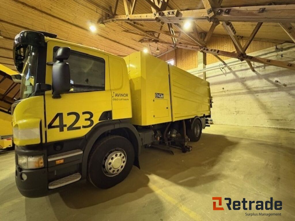 Glykol suger - Scania P310 med Bucher STKF 9500 på bygg! - Camión de basura: foto 3 Glykol suger - Scania P310 med Bucher STKF 9500 på bygg! - Camión de basura: foto 3