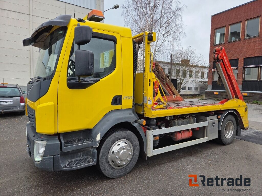 Liftdumper Volvo FE 250 - Camión portacontenedor de cadenas: foto 1 Liftdumper Volvo FE 250 - Camión portacontenedor de cadenas: foto 1