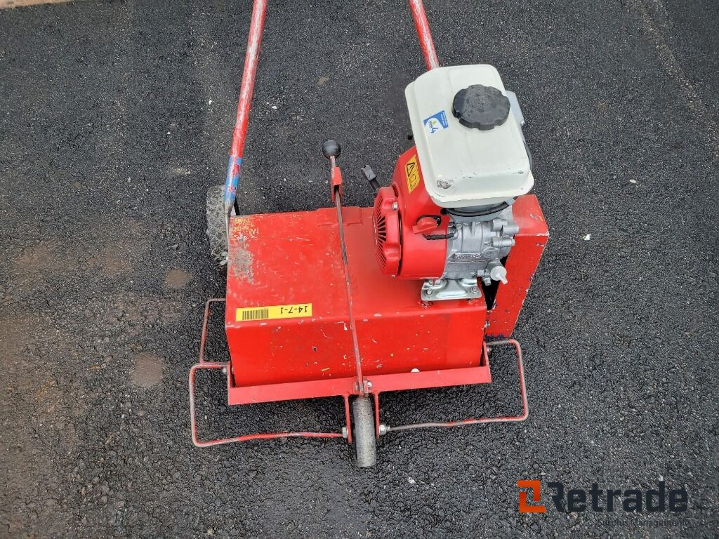 Vertikalskärare gräsmatteluftare Honda - Maquinaria agrícola: foto 4 Vertikalskärare gräsmatteluftare Honda - Maquinaria agrícola: foto 4