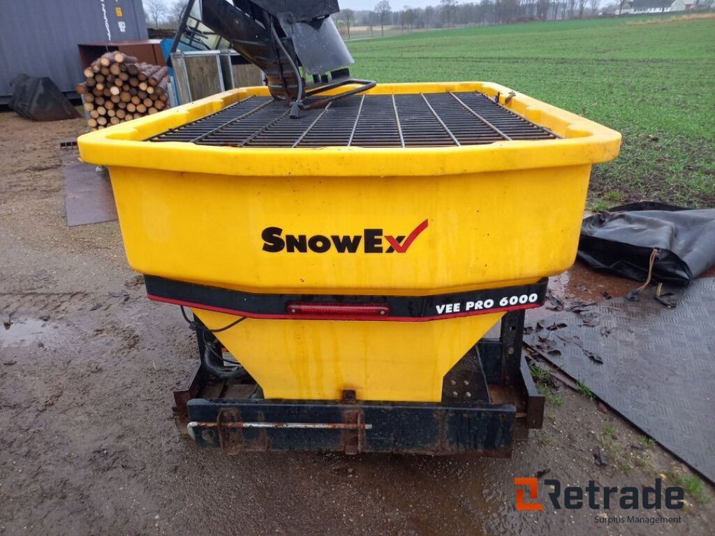 Snow EX Vee Pro 6000 salt spreder / salt spreeder - Equipo de construcción: foto 2 Snow EX Vee Pro 6000 salt spreder / salt spreeder - Equipo de construcción: foto 2