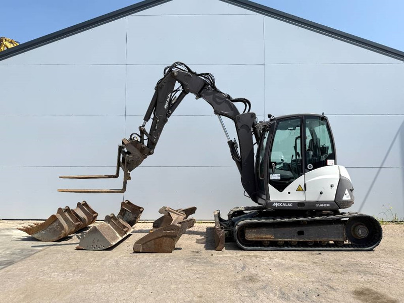 Mecalac 8MCR - 6 Attachments Included! Auto Greasing - Miniexcavadora: foto 1 Mecalac 8MCR - 6 Attachments Included! Auto Greasing - Miniexcavadora: foto 1
