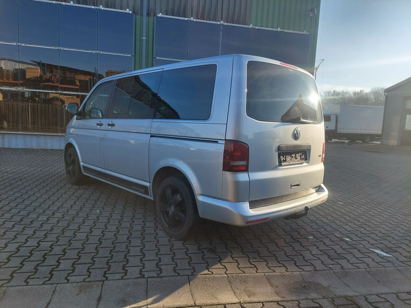 Volkswagen Transporter Multivan AHK Doppelklima Tisch Leder 7-Sitzer - Minibús, Furgoneta de pasajeros: foto 5 Volkswagen Transporter Multivan AHK Doppelklima Tisch Leder 7-Sitzer - Minibús, Furgoneta de pasajeros: foto 5