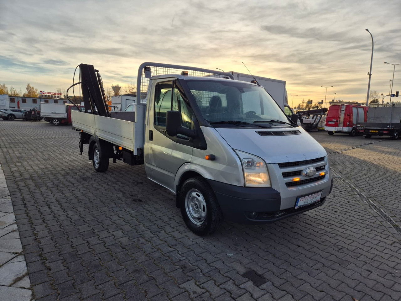 Ford Transit 350 2.4 TDCi / Very Strong Hiab / 1 Owner / Serviced - Furgoneta caja abierta: foto 4 Ford Transit 350 2.4 TDCi / Very Strong Hiab / 1 Owner / Serviced - Furgoneta caja abierta: foto 4