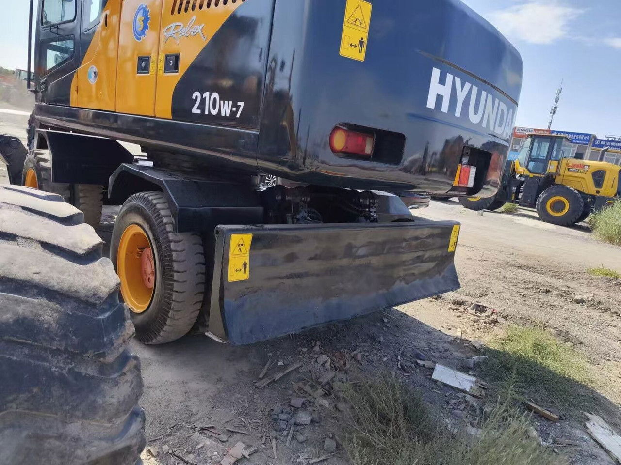 Hyundai R210-7 - Excavadora de ruedas: foto 5 Hyundai R210-7 - Excavadora de ruedas: foto 5