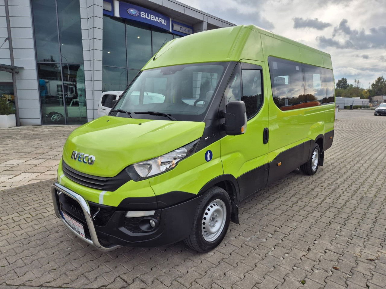 Iveco Daily 35S12 Hi-Matic - Minibús, Furgoneta de pasajeros: foto 1 Iveco Daily 35S12 Hi-Matic - Minibús, Furgoneta de pasajeros: foto 1