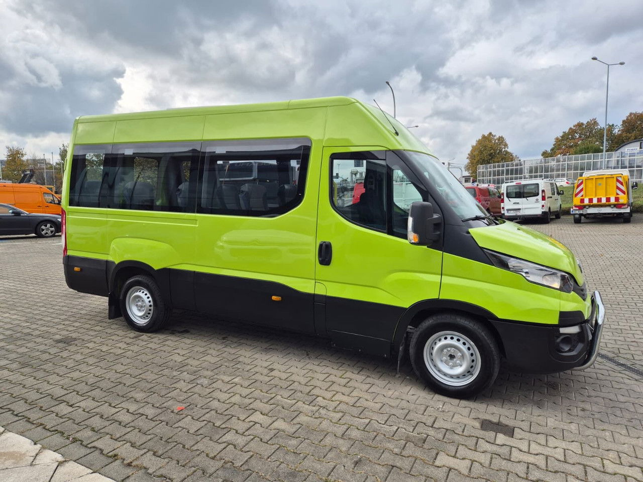 Iveco Daily 35S12 Hi-Matic - Minibús, Furgoneta de pasajeros: foto 5 Iveco Daily 35S12 Hi-Matic - Minibús, Furgoneta de pasajeros: foto 5