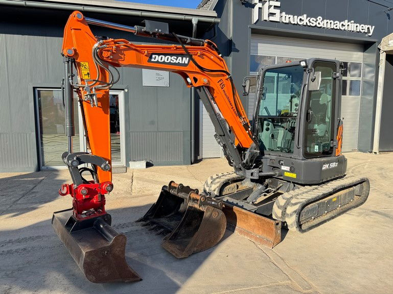 Doosan DX50Z-7 - Powertilt - 2022 Year - 330 Working Hours - Miniexcavadora: foto 1 Doosan DX50Z-7 - Powertilt - 2022 Year - 330 Working Hours - Miniexcavadora: foto 1