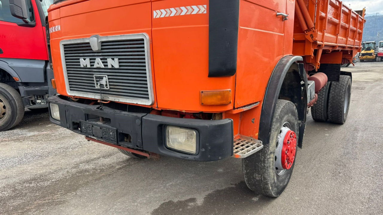 MAN 19.331 4X4 3 sided tipper - ZF Gearbox - Camión volquete: foto 2 MAN 19.331 4X4 3 sided tipper - ZF Gearbox - Camión volquete: foto 2