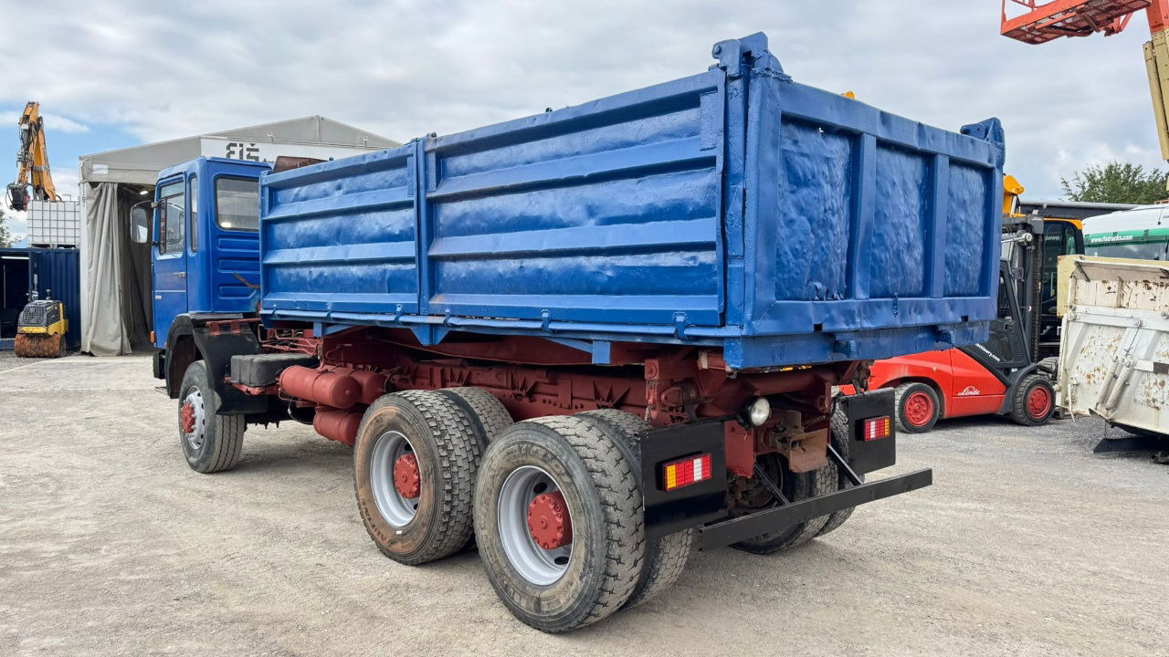 MAN 26.281 6x6 3 sided tipper - ZF gearbox - Camión volquete: foto 4 MAN 26.281 6x6 3 sided tipper - ZF gearbox - Camión volquete: foto 4