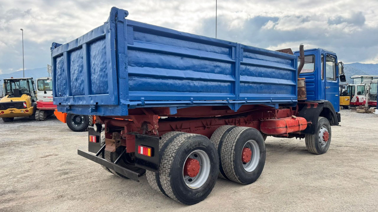 MAN 26.281 6x6 3 sided tipper - ZF gearbox - Camión volquete: foto 5 MAN 26.281 6x6 3 sided tipper - ZF gearbox - Camión volquete: foto 5