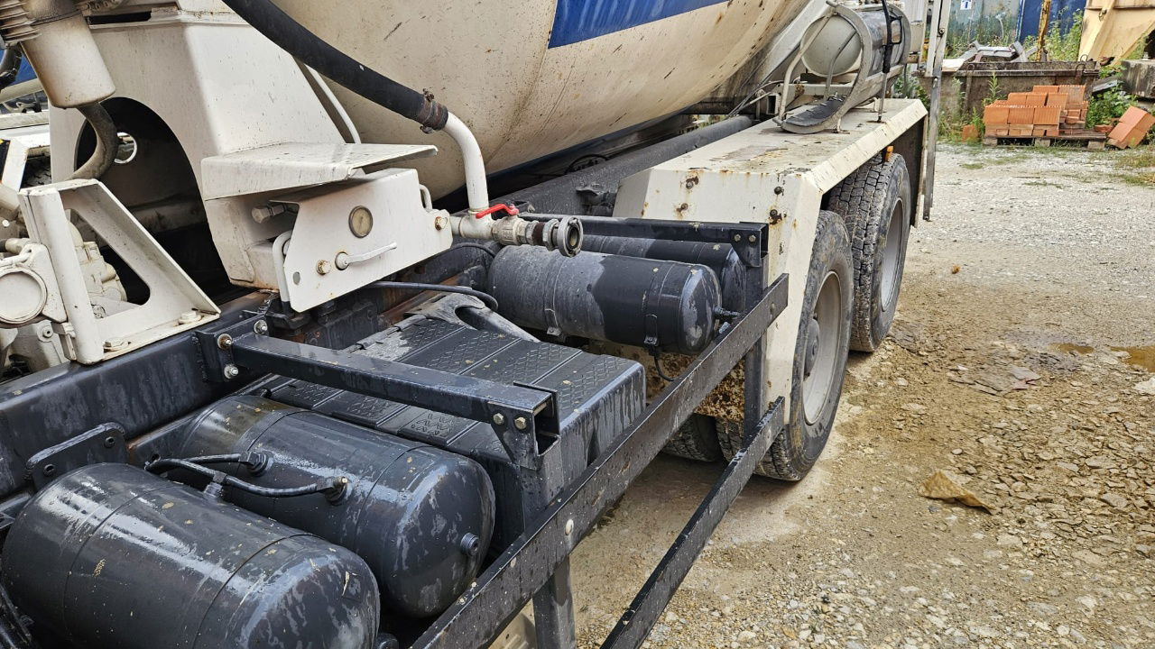 MAN FE 410A 8x4 mixer - 7m3 - euro 3 - Camión hormigonera: foto 3 MAN FE 410A 8x4 mixer - 7m3 - euro 3 - Camión hormigonera: foto 3