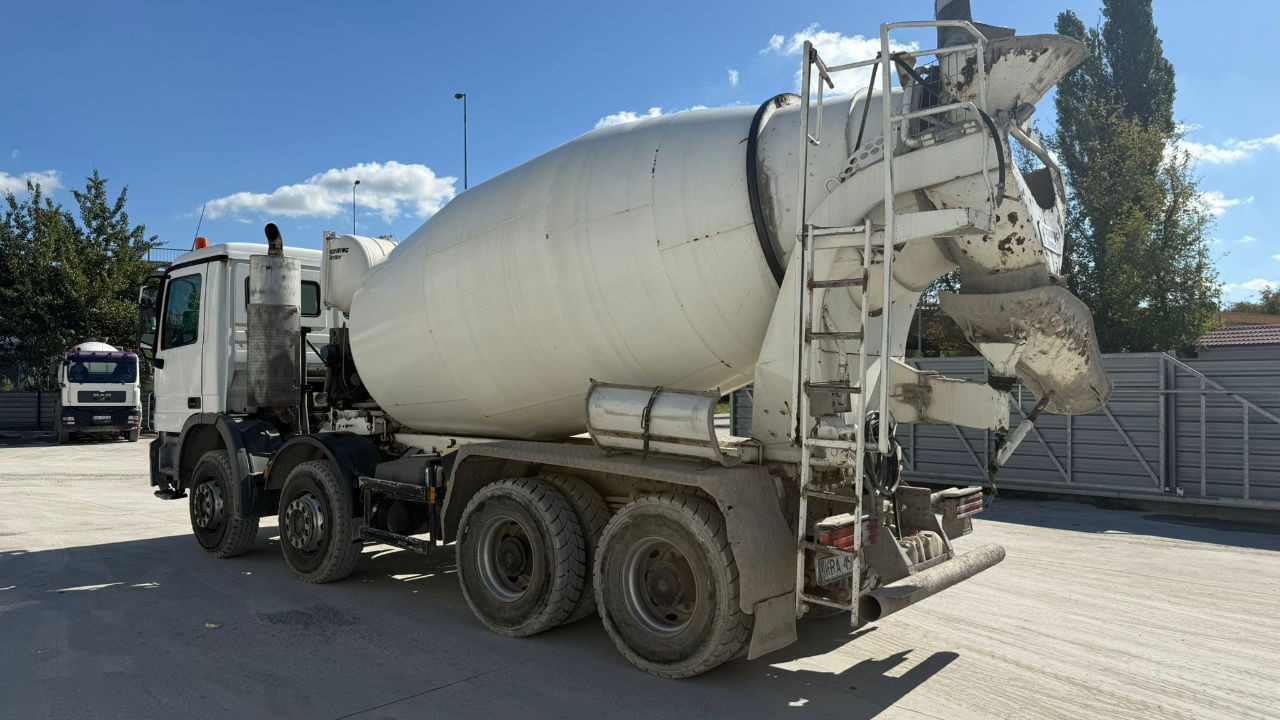 Mercedes-Benz Actros 3532 8x4 beton Schwing mixer 10m3 - Camión hormigonera: foto 3 Mercedes-Benz Actros 3532 8x4 beton Schwing mixer 10m3 - Camión hormigonera: foto 3