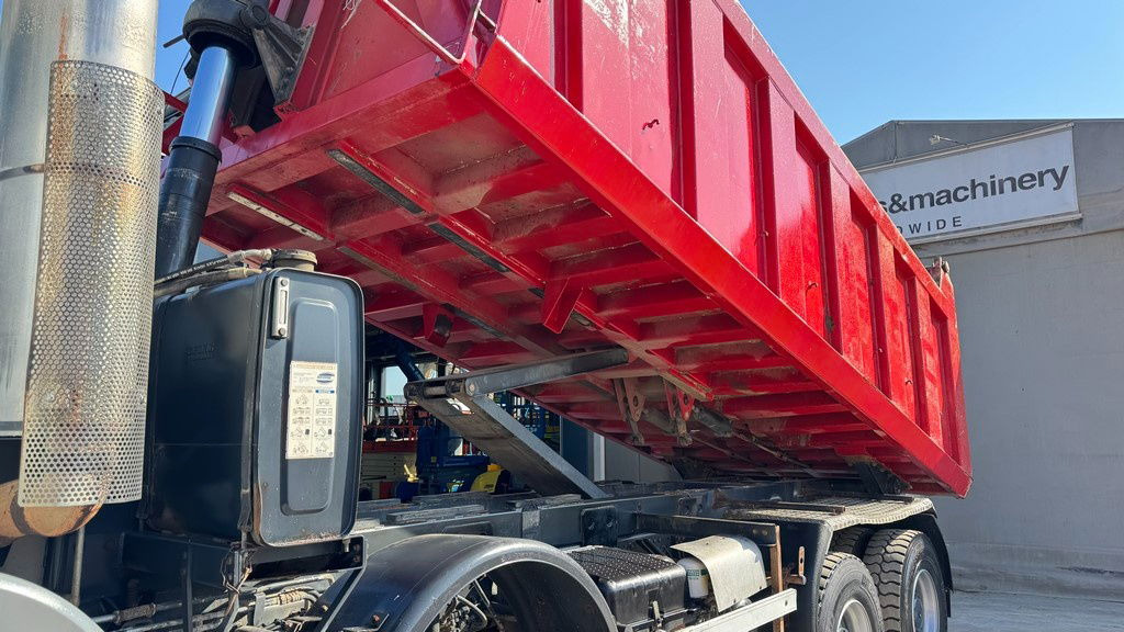 Leasing de Mercedes-Benz Actros 4141 K 8x6 tipper - 19m3 Mercedes-Benz Actros 4141 K 8x6 tipper - 19m3: foto 7 Leasing de Mercedes-Benz Actros 4141 K 8x6 tipper - 19m3 Mercedes-Benz Actros 4141 K 8x6 tipper - 19m3: foto 7