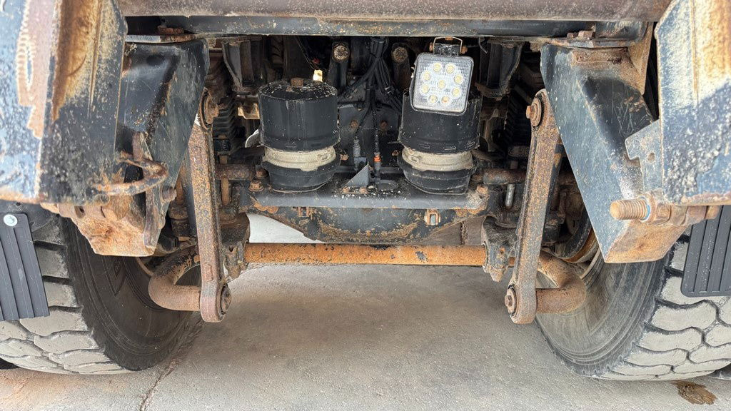 Leasing de Mercedes-Benz Actros 4141 K 8x6 tipper - 19m3 Mercedes-Benz Actros 4141 K 8x6 tipper - 19m3: foto 17 Leasing de Mercedes-Benz Actros 4141 K 8x6 tipper - 19m3 Mercedes-Benz Actros 4141 K 8x6 tipper - 19m3: foto 17