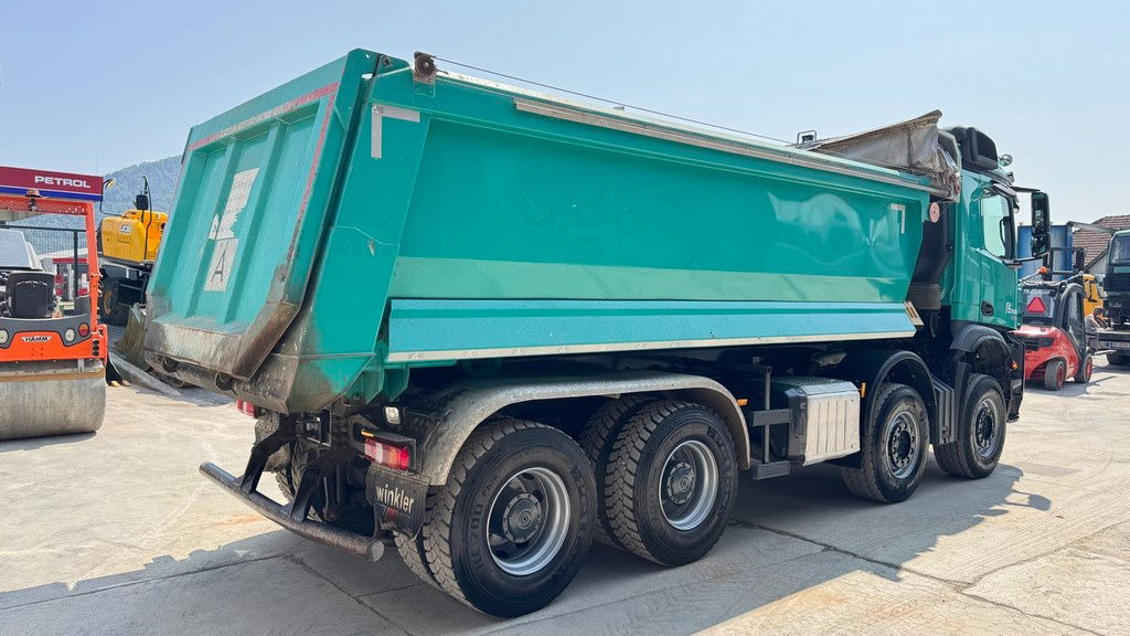 Mercedes-Benz Arocs 3248 8X4 mulda tipper - electric taurpaulin - Camión volquete: foto 4 Mercedes-Benz Arocs 3248 8X4 mulda tipper - electric taurpaulin - Camión volquete: foto 4