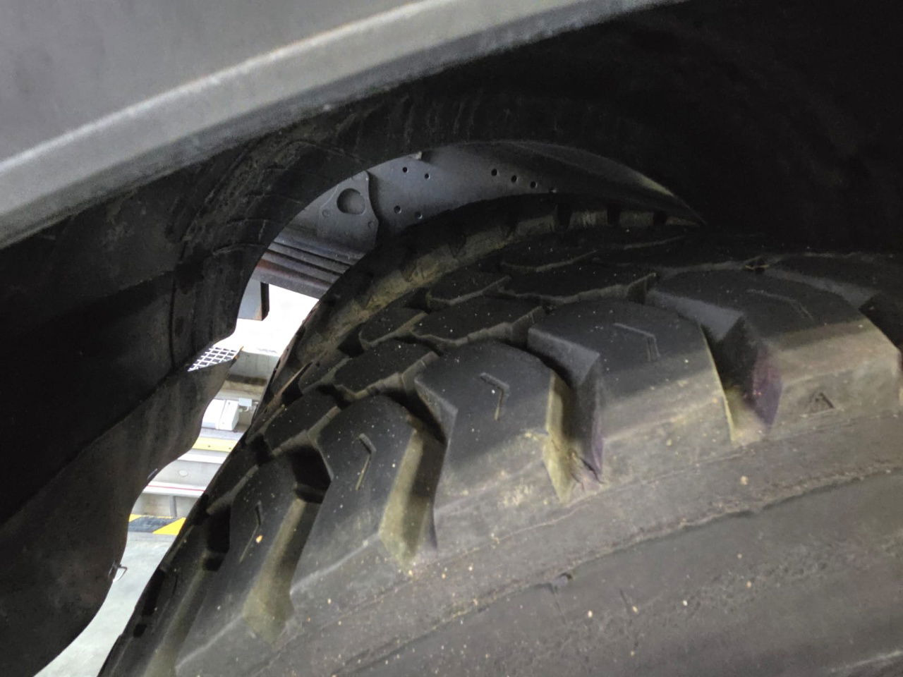 Mercedes-Benz Axor 1829 K 4x2 meiller tipper - crane PK8501 remote - Camión volquete: foto 5 Mercedes-Benz Axor 1829 K 4x2 meiller tipper - crane PK8501 remote - Camión volquete: foto 5