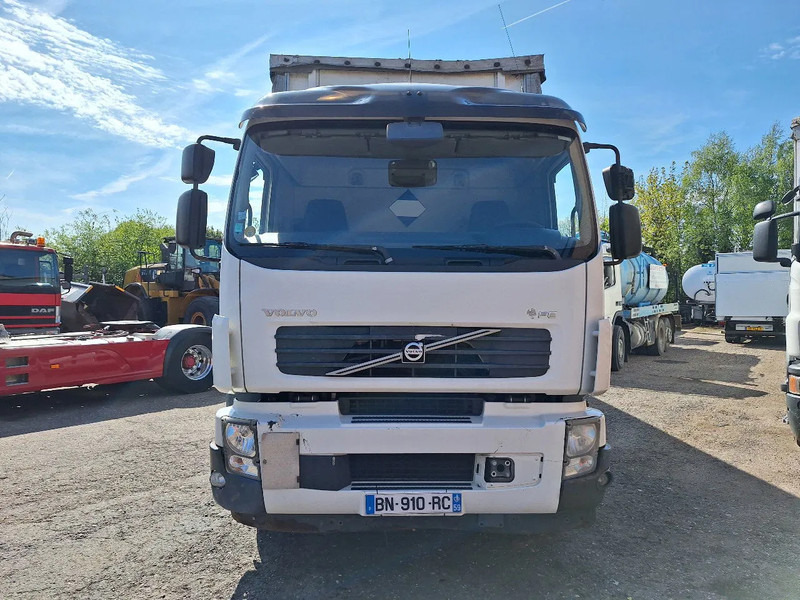 Volvo FE 300 FE 300 - Camión caja cerrada: foto 2 Volvo FE 300 FE 300 - Camión caja cerrada: foto 2