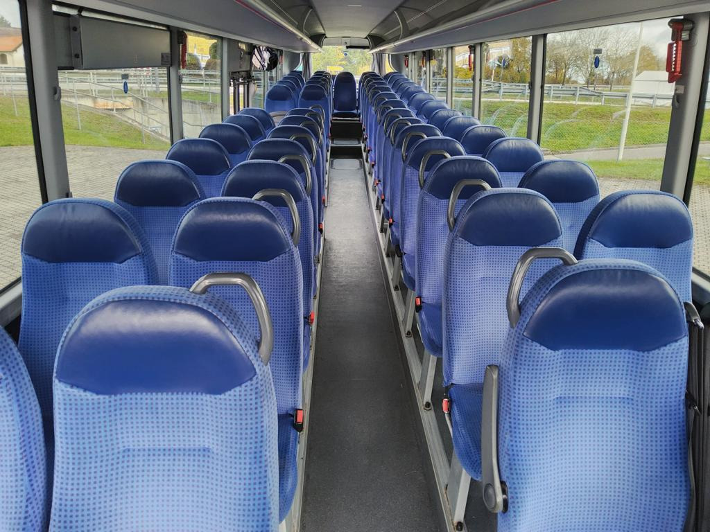 MAN Lion´s Regio R12 53+1+1 Sitze / Klima / 6 Gang - Autobús suburbano: foto 5 MAN Lion´s Regio R12 53+1+1 Sitze / Klima / 6 Gang - Autobús suburbano: foto 5