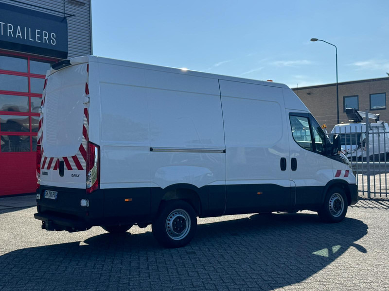 Iveco Daily 35S14 Voice Alicia Spraakassistent Voice assistent - Furgón: foto 3 Iveco Daily 35S14 Voice Alicia Spraakassistent Voice assistent - Furgón: foto 3