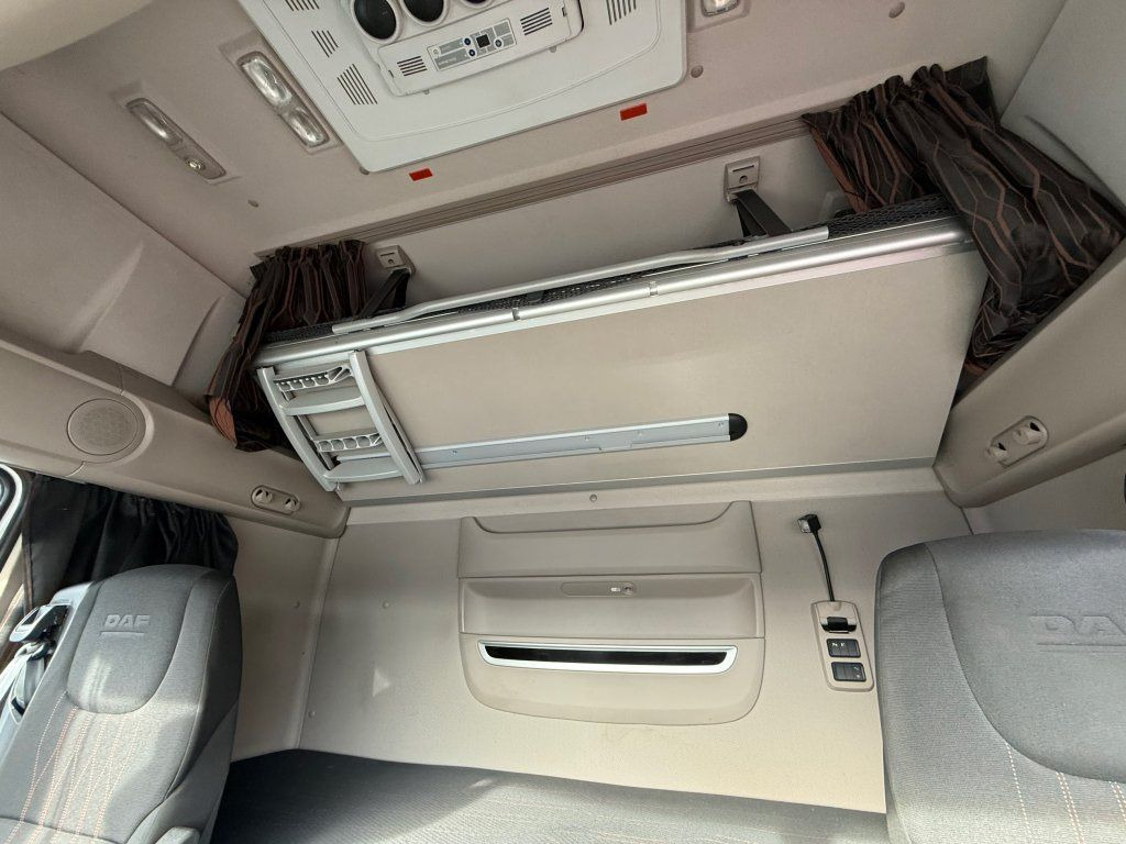 Cabeza tractora DAF XF480 Superspacecab SSC lowdeck: foto 14 Cabeza tractora DAF XF480 Superspacecab SSC lowdeck: foto 14