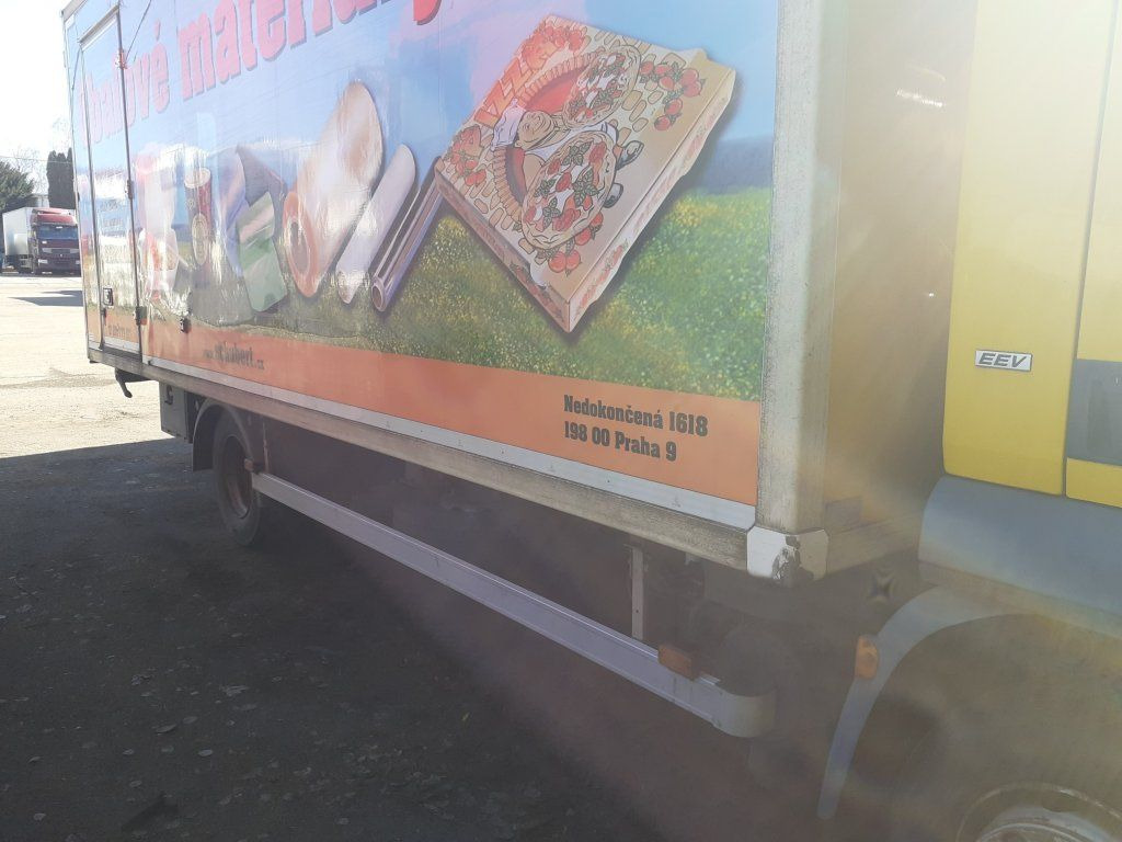 DAF LF45.210 mit Carrier Motorschaden engineproblem - Camión frigorífico: foto 5 DAF LF45.210 mit Carrier Motorschaden engineproblem - Camión frigorífico: foto 5