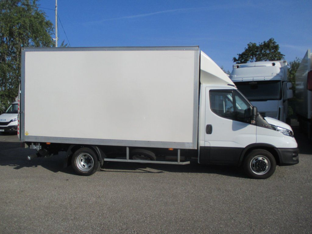Iveco Daily 35C16 - Furgoneta caja cerrada: foto 4 Iveco Daily 35C16 - Furgoneta caja cerrada: foto 4