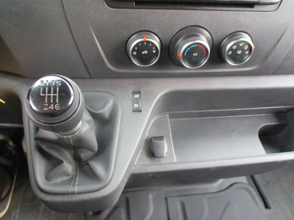 Furgón Renault Master 2.3dci L3H3: foto 18