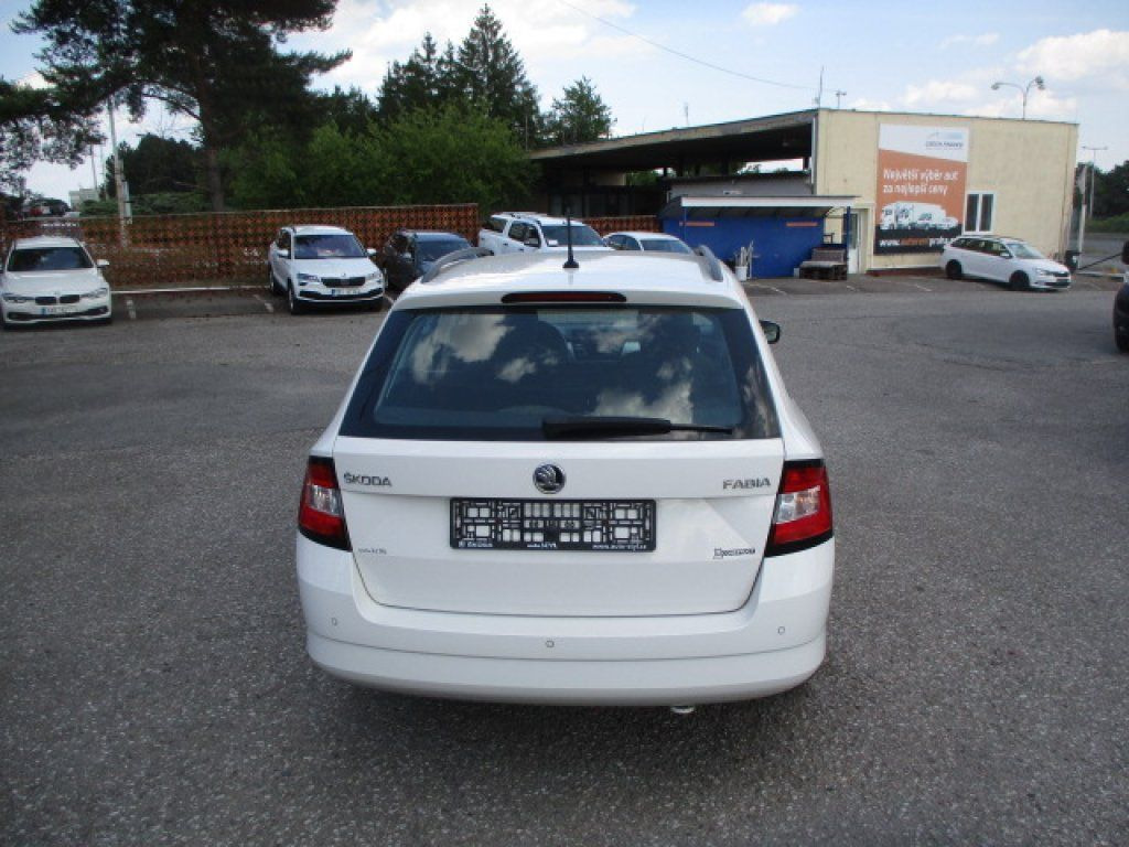 Skoda Ambition - Coche: foto 5 Skoda Ambition - Coche: foto 5