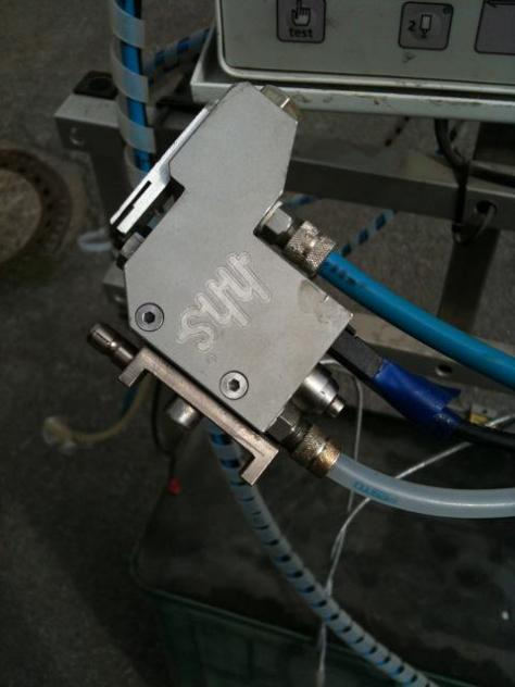 Baumer HHS C-210 2-channel glue application control system - Plegadora de papel: foto 3 Baumer HHS C-210 2-channel glue application control system - Plegadora de papel: foto 3