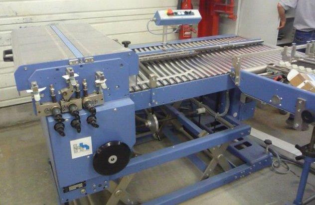 Flat pile feeder MBO F 76 Solo with independent drive for max. format of 72 x 102 cm and Cutting unit Herzog and Heymann H&H N 381 with Technifold Creasing tools - Máquina de impresión: foto 1 Flat pile feeder MBO F 76 Solo with independent drive for max. format of 72 x 102 cm and Cutting unit Herzog and Heymann H&H N 381 with Technifold Creasing tools - Máquina de impresión: foto 1