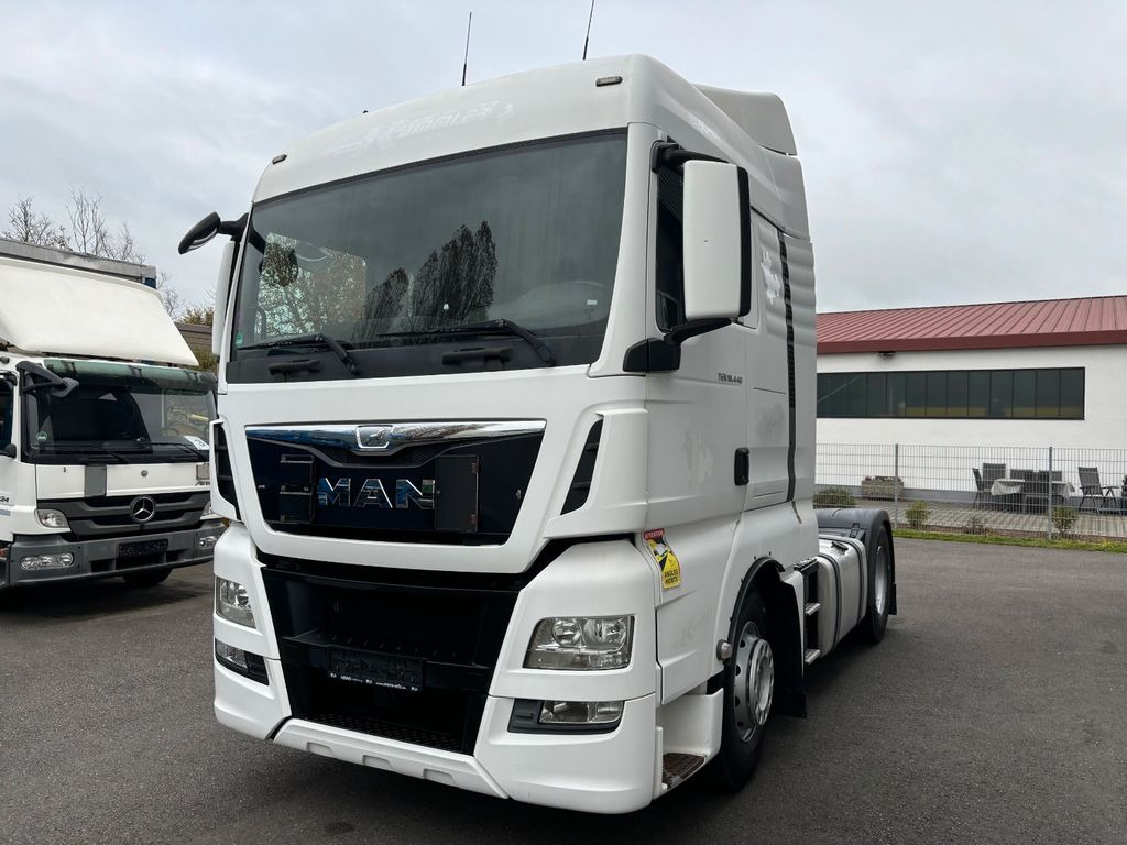 MAN TGX 18.440 480 Retarder/NAVI/2 Tanks/Standheiz MAN TGX 18.440 480 Retarder/NAVI/2 Tanks/Standheiz - Cabeza tractora: foto 2 MAN TGX 18.440 480 Retarder/NAVI/2 Tanks/Standheiz MAN TGX 18.440 480 Retarder/NAVI/2 Tanks/Standheiz - Cabeza tractora: foto 2