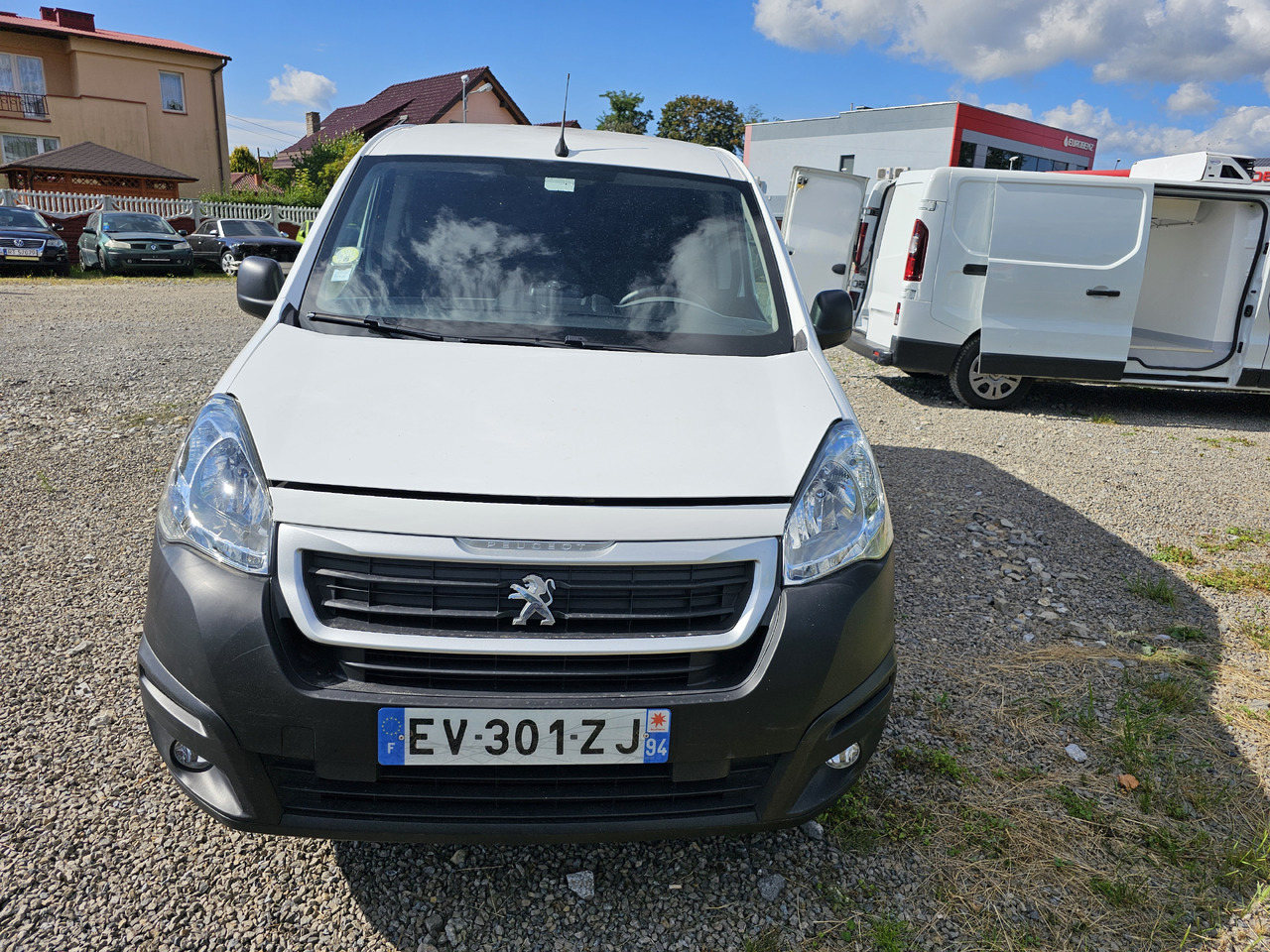 PEUGEOT PARTNER MAXI LONG FURGON KLIMA NAVI KAMERA EURO6 - Furgoneta pequeña: foto 4 PEUGEOT PARTNER MAXI LONG FURGON KLIMA NAVI KAMERA EURO6 - Furgoneta pequeña: foto 4