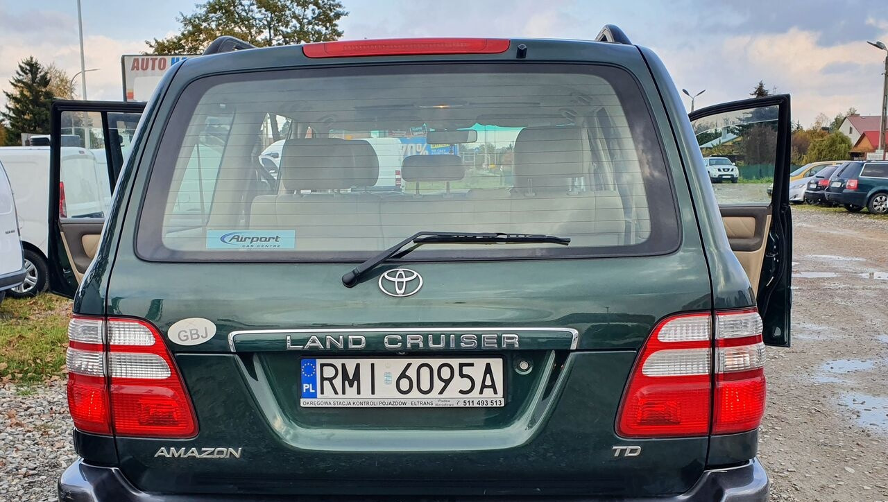 Toyota LAND CRUISER 100 4,2 TD KLIMA 7 OSOB - Coche: foto 5 Toyota LAND CRUISER 100 4,2 TD KLIMA 7 OSOB - Coche: foto 5