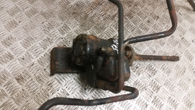 Case David Brown 94, 1210, 1215, 1694, 1594 Hydro Steering Orbital Unit K207419 - Dirección para Tractor: foto 2 Case David Brown 94, 1210, 1215, 1694, 1594 Hydro Steering Orbital Unit K207419 - Dirección para Tractor: foto 2