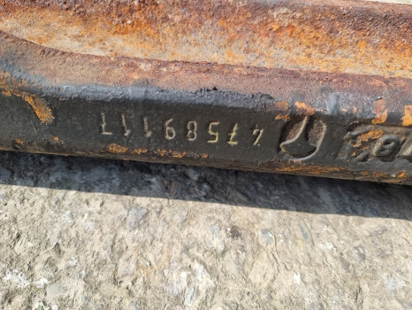 Case Maxxum 145 New Holland T6, Front Axle Suspention Arm 47589117, 47589115 - Eje delantero: foto 5 Case Maxxum 145 New Holland T6, Front Axle Suspention Arm 47589117, 47589115 - Eje delantero: foto 5