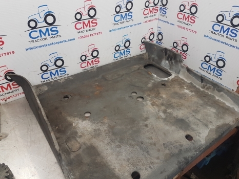 Case Mxm Series Mxm165, Mxm175, Mxm180, Mxm190 Cab Floor Mat 82023465, 82020004 - Cabina e interior para Tractor: foto 2 Case Mxm Series Mxm165, Mxm175, Mxm180, Mxm190 Cab Floor Mat 82023465, 82020004 - Cabina e interior para Tractor: foto 2