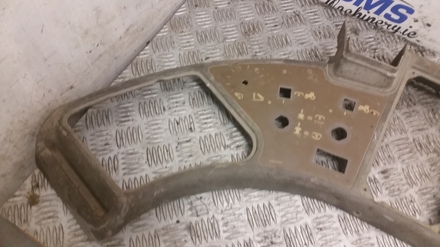 Case Mxm120, Mxm130, Mxm140, Mxm155, Mxm175, Mxm190 Cab Console Panel 82038962 - Cabina e interior para Tractor: foto 2 Case Mxm120, Mxm130, Mxm140, Mxm155, Mxm175, Mxm190 Cab Console Panel 82038962 - Cabina e interior para Tractor: foto 2