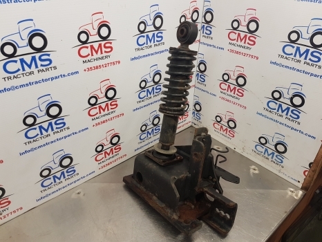 Claas Arion 640, 600, 500 Cab Back Suspension Support Assy Rhs 0021500984 - Suspensión de cabina para Maquinaria agrícola: foto 2 Claas Arion 640, 600, 500 Cab Back Suspension Support Assy Rhs 0021500984 - Suspensión de cabina para Maquinaria agrícola: foto 2