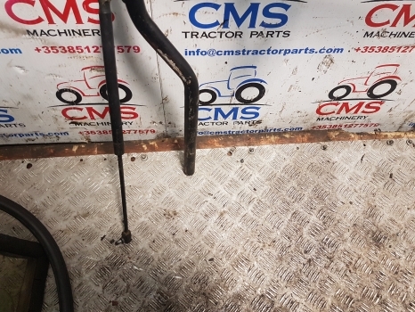 Claas Arion 640, Axion 600, 960, 900 Rear Window Support 0021523362, 0021620340 - Ventana y piezas para Tractor: foto 3 Claas Arion 640, Axion 600, 960, 900 Rear Window Support 0021523362, 0021620340 - Ventana y piezas para Tractor: foto 3