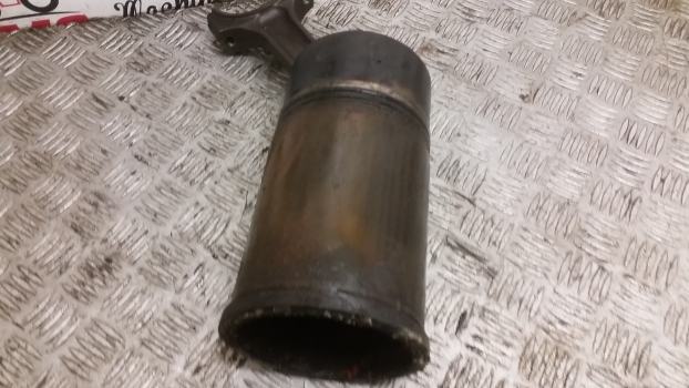 Deutz Agrotron 120, 150 Mk3 Conrod 04200465. Please Check Description - Biela para Tractor: foto 5 Deutz Agrotron 120, 150 Mk3 Conrod 04200465. Please Check Description - Biela para Tractor: foto 5