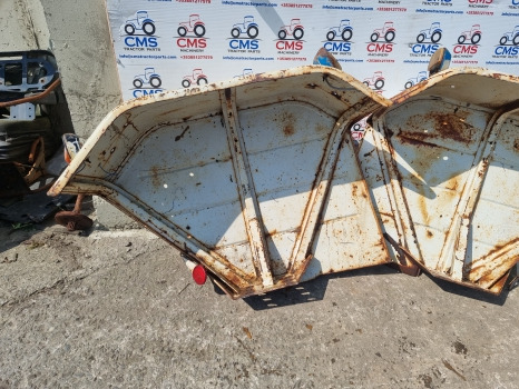 Ford 5000, 6000, 7000 Mudguard Pair As Pictures, 82008463, 82008463 - Guardabarros: foto 2 Ford 5000, 6000, 7000 Mudguard Pair As Pictures, 82008463, 82008463 - Guardabarros: foto 2