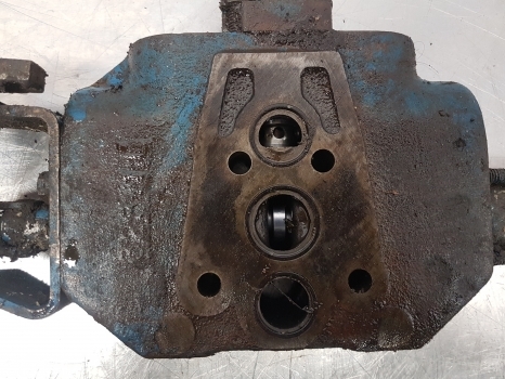Ford 8700, 9700, Tw Series Tw15 Hydraulic Remote Valve E2nnb950ea - Válvula hidráulica para Tractor: foto 2 Ford 8700, 9700, Tw Series Tw15 Hydraulic Remote Valve E2nnb950ea - Válvula hidráulica para Tractor: foto 2