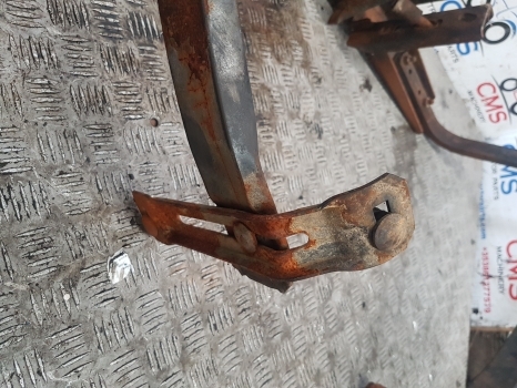 Guardabarros para Tractor Massey Ferguson 5450, 5420 Front Axle Mudguard Fender Frame Pair 4353084m91: foto 6